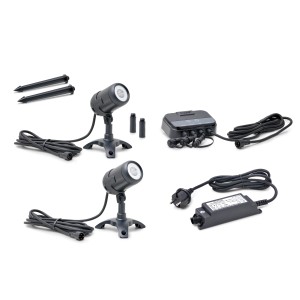 Oase LunAqua Connect Starter Set für Teichbeleuchtung mit zwei Strahlern, Erdspießen, Controller und Netzteil.