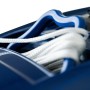 Detailaufnahme: Blauer CF Poolroboter CF100CL mit weißem Kabel und Griff.