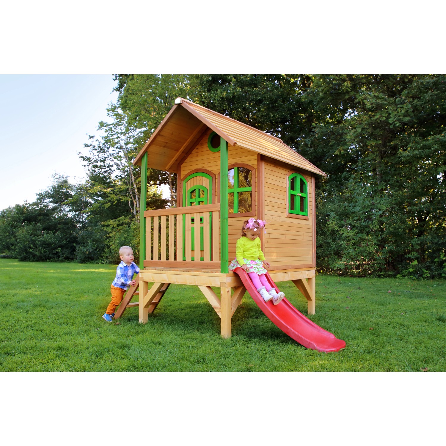 Axi Tom Spielhaus Braun - Grün mit Roter Rutsche 191 x 287 x 231 cm