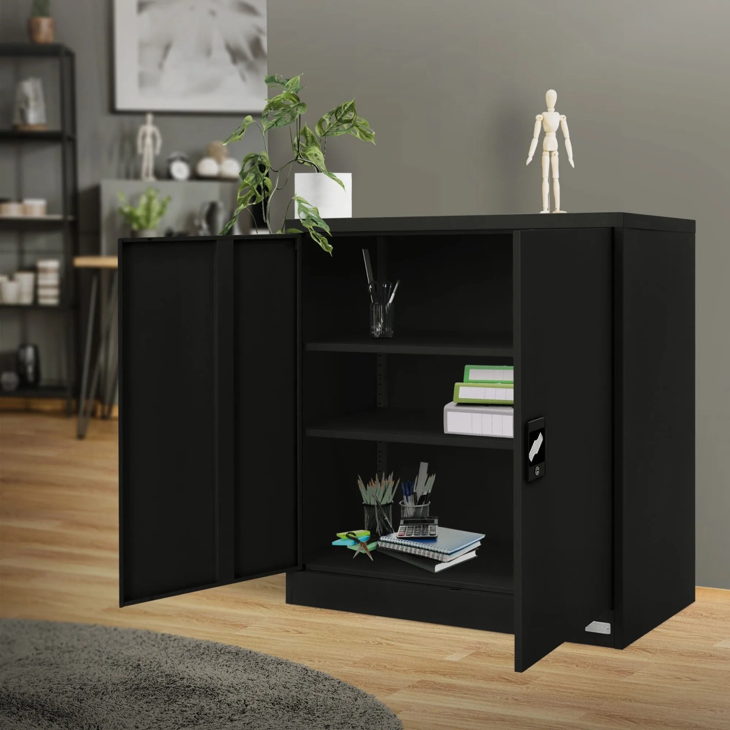 Schwarzer ML-Design Aktenschrank aus Stahl, 90x40x90 cm, mit zwei abschließbaren Türen und Regalböden.