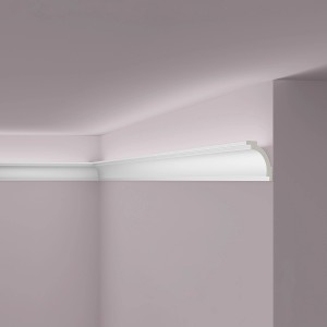 Weiße NOEL & MARQUET Eckleiste Z16 zur indirekten Beleuchtung an Wand und Decke.