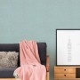 Blaue Vliestapete mit leichter Struktur, passend zur modernen Einrichtung. Uni, matt und FSC®-zertifiziert.
