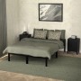 Schwarzes ML-Design Metallbett 140x200 cm mit Lattenrost im Schlafzimmer.