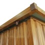 Detailansicht Gerätehaus Lübeck 88 in Holzoptik: Ecke mit braunen Zierleisten und Wandpaneelen.