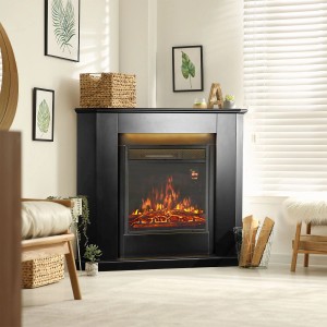 Schwarzer, dreieckiger Juskys Elektrokamin mit Heizung und Flammeneffekt in Wohnraum.