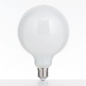 Dimmbare LED-Globelampe E27, 9W, warmweißes Licht.