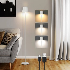 Weiße, moderne LED-Stehleuchte, 125 cm, dimmbar, mit 3 Farbtemperaturen und USB-Anschluss, im Wohnzimmer.