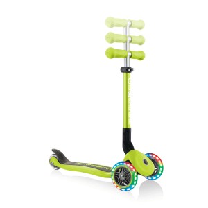 Globber Junior Tretroller, Lime Grün, mit 3 Rädern und LED-Leuchtrollen.