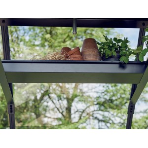 Juliana Aluregal Schwarz, Gewächshaus-Regal mit Töpfen und Pflanzen für mehr Anbaufläche.