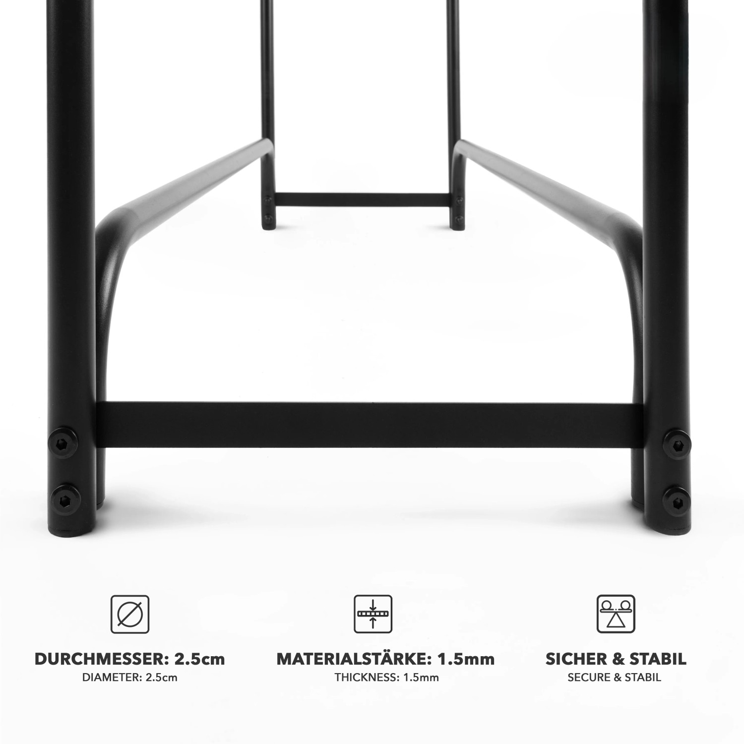 Detailaufnahme: Schwarzes KARAT Kaminholzregal Patmos, robust und stabil.