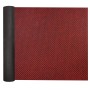 Roter Schmutzfangläufer Nordic Stripes, Meterware, mit diagonalen Streifen, teilweise aufgerollt, rutschfest.