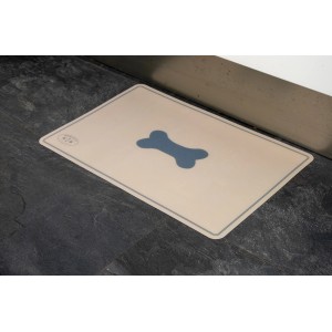 Beiges Banbury Platzdeckchen mit blauem Knochenmotiv für Hundenäpfe, 45x30 cm.