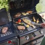 Char-Broil Gas2Coal Hybridgrill Special Edition mit Grillgut wie Steak, Fisch und Gemüse.