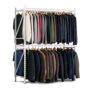 Lichtgrauer PROREGAL Kleiderständer mit 2 Ebenen und Kleidung.