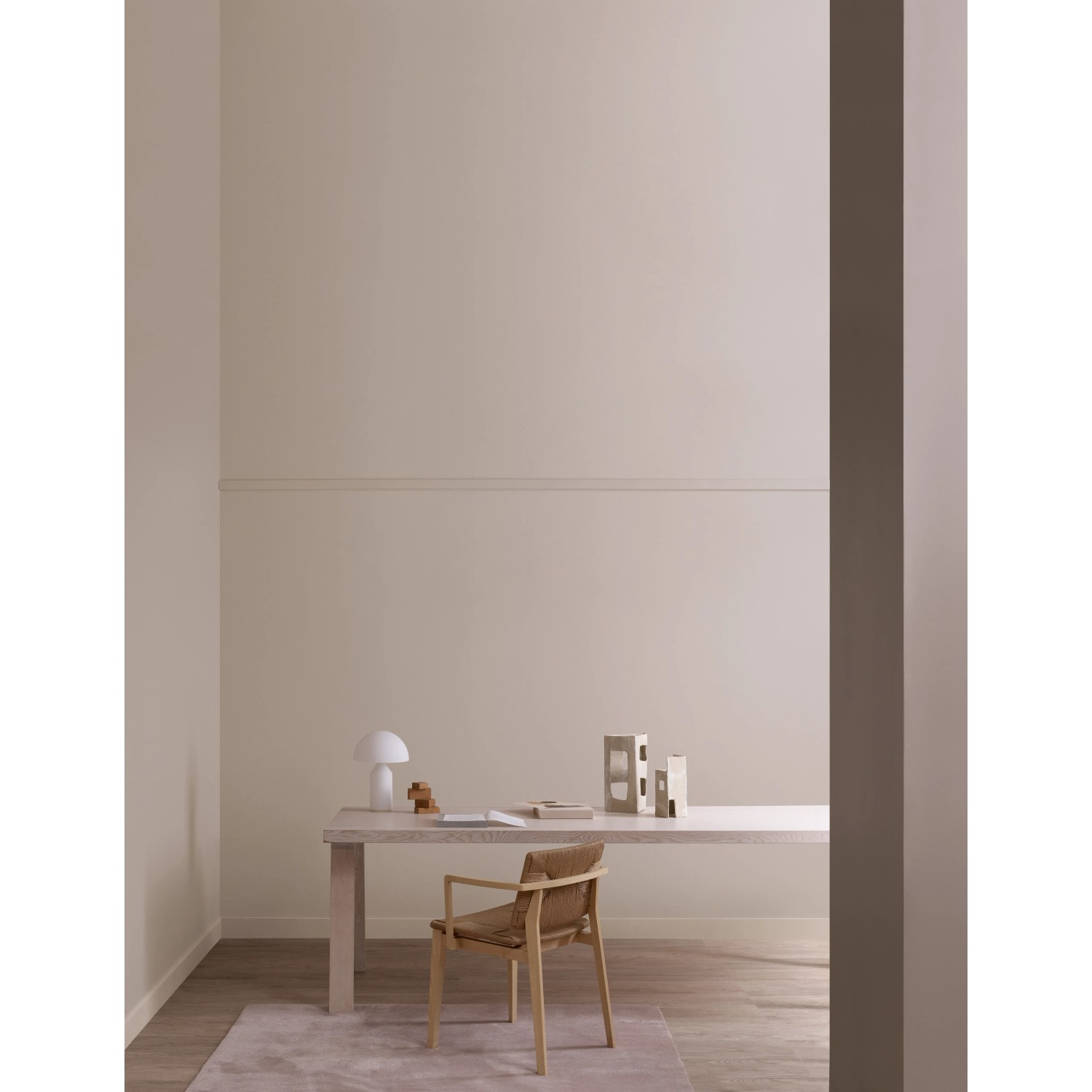 Raum mit ELLE DECORATION Wandfarbe Blended No. 545 (matt) an der Wand.