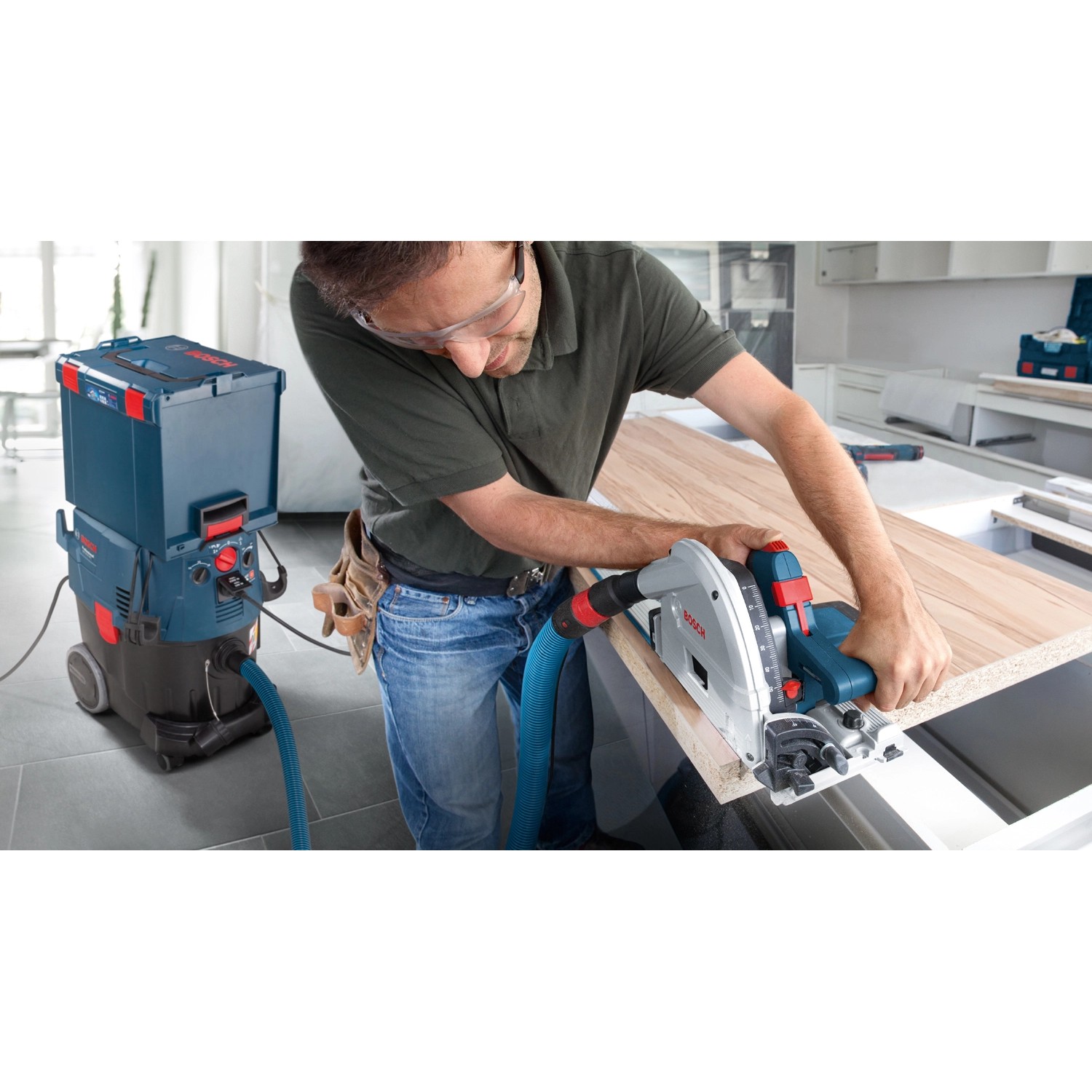 Bosch Professional Tauchsäge GKT 55 GCE inkl. Führungsschiene in LBoxx