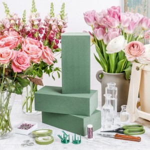 Relaxdays Steckschaum 3er Set, grüner Schaumstoff für Blumengestecke mit frischen Blumen.