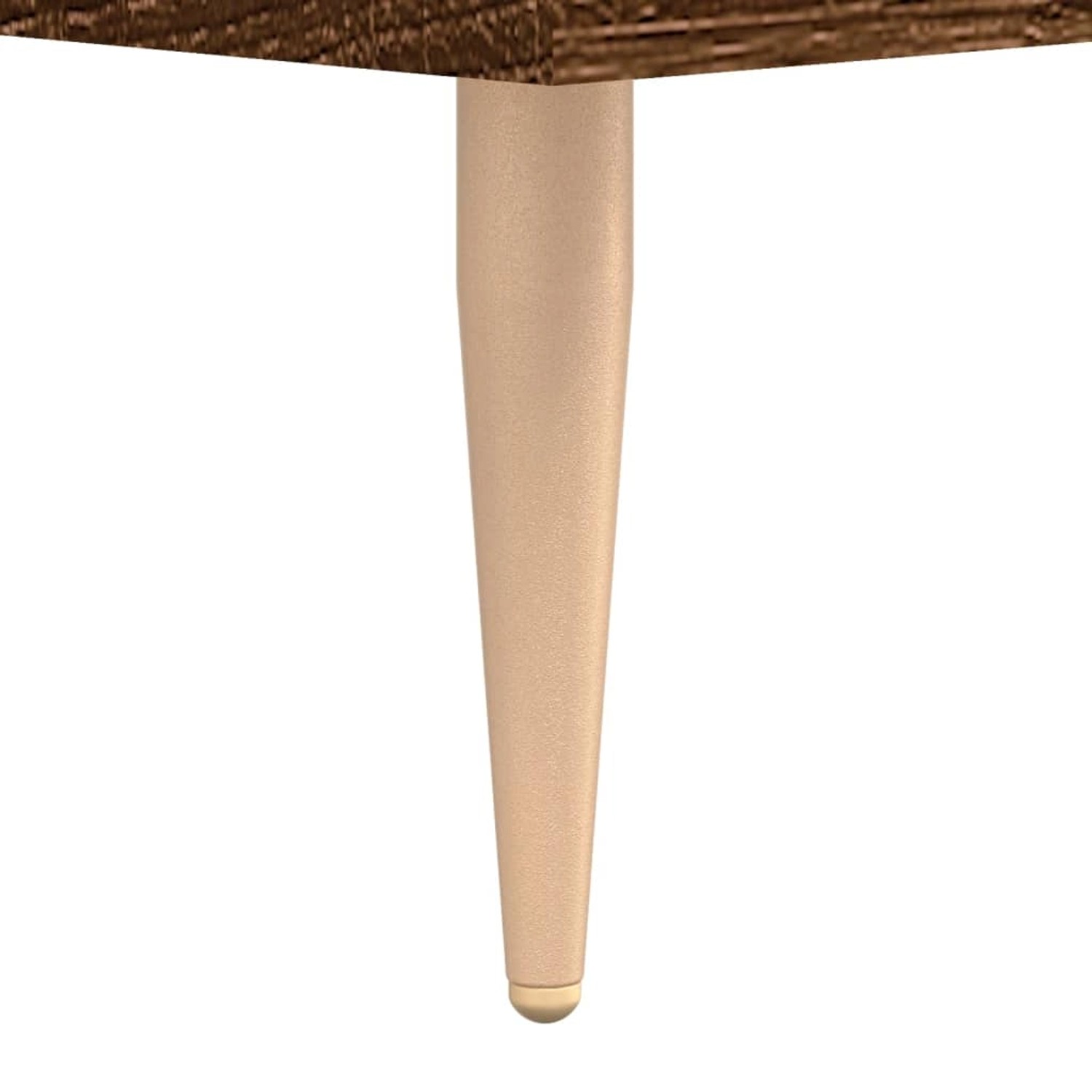 Detailansicht: Brauner Couchtisch in Eichenoptik mit Metallbein.