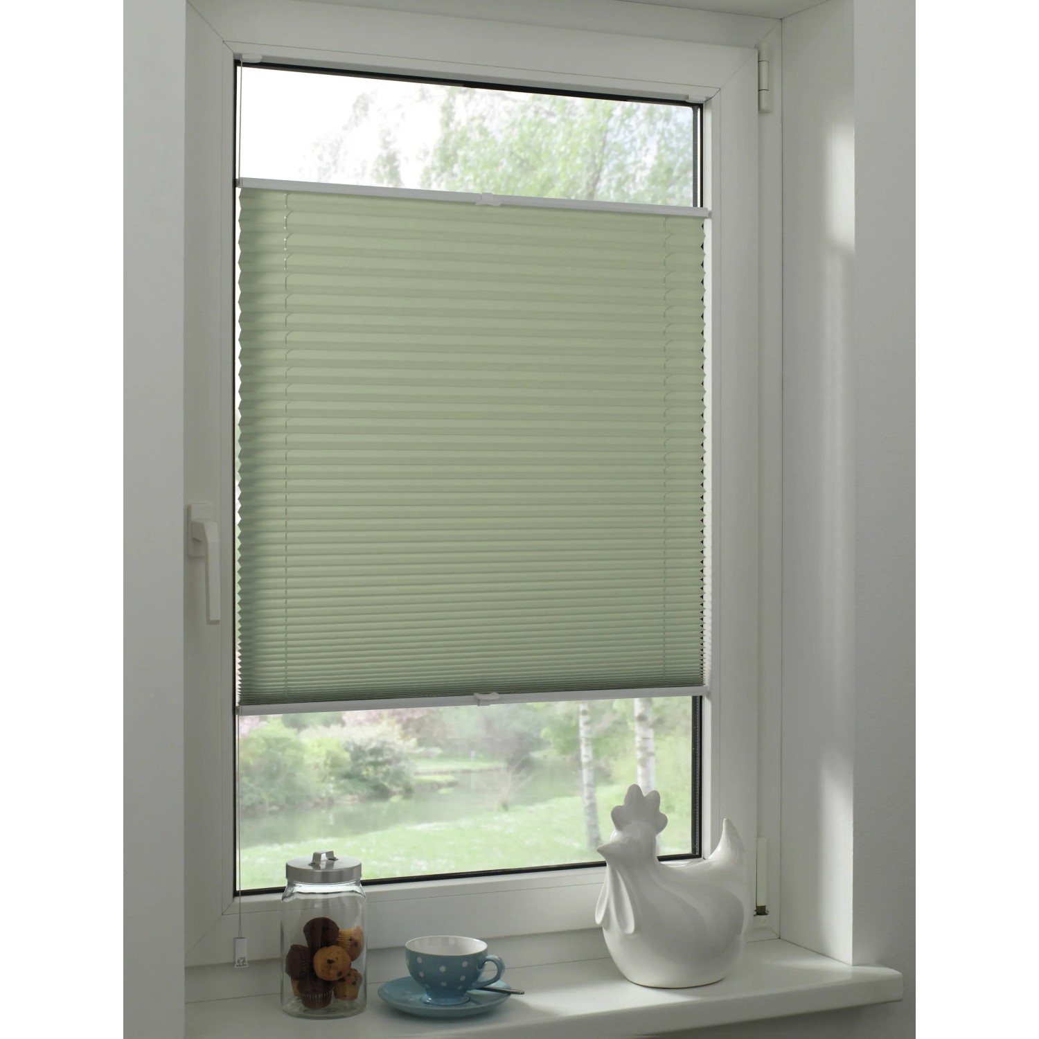 Mintgrünes Gardinia EasyFix Plissee Greta, 70x130 cm, am Fenster montiert.