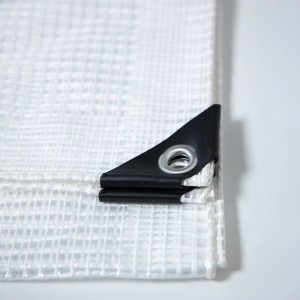 Weiße KARAT Abdeckplane (2x3 m) mit Ösen, reißfest und wasserdicht. Ideal für Bau und Garten.