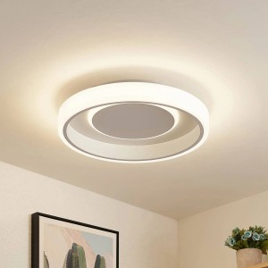 Dimmbare LED Deckenleuchte Wikani in Weiß mit Leselampe für Wohnzimmer.