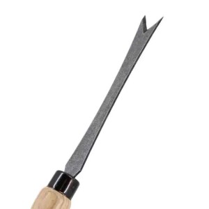 D&O Unkrautstecher mit V-förmiger Borstahlspitze und Knopfstiel. Gartenhandgerät zum präzisen Entfernen von Unkraut.