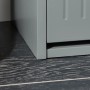 Graue SoBuy Schuhbank mit Klappe, Detail der Unterkante und des Öffnungsmechanismus auf dunklem Boden.