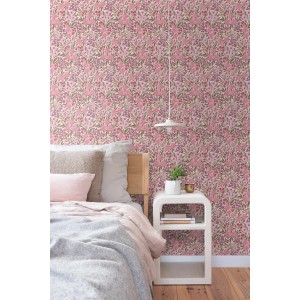 ESTAhome Vliestapete mit lila und rosa Blumenmuster im Schlafzimmer. Dekorative Wandgestaltung für stilvolle Räume.