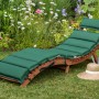 Gartenliegen-Set Ipanema, 3-teilig, grün-beige, mit Liege, Hocker und Auflage im Garten.
