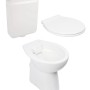 Calmwaters Stand-WC Set: Erhöhtes, spülrandloses WC mit Sitz und Spülkasten in Weiß.