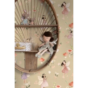 ESTAhome Vliestapete mit Elfen in Rosa und Grün, Pilzen und Blumen auf hellem Grund. Dekorative Tapete.