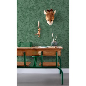 ESTAhome Vliestapete mit Monstera-Blättern in Dunkelgrün als Wandgestaltung im Kinderzimmer.