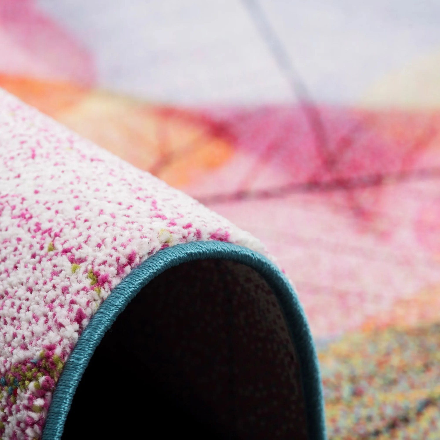 Detailansicht: Bunter Designer Teppich Faro Tropical mit Blättern, 140x200cm.