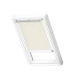 Velux Verdunkelungsrollo, beige-weiß, mit Schiene für Dachfenster.