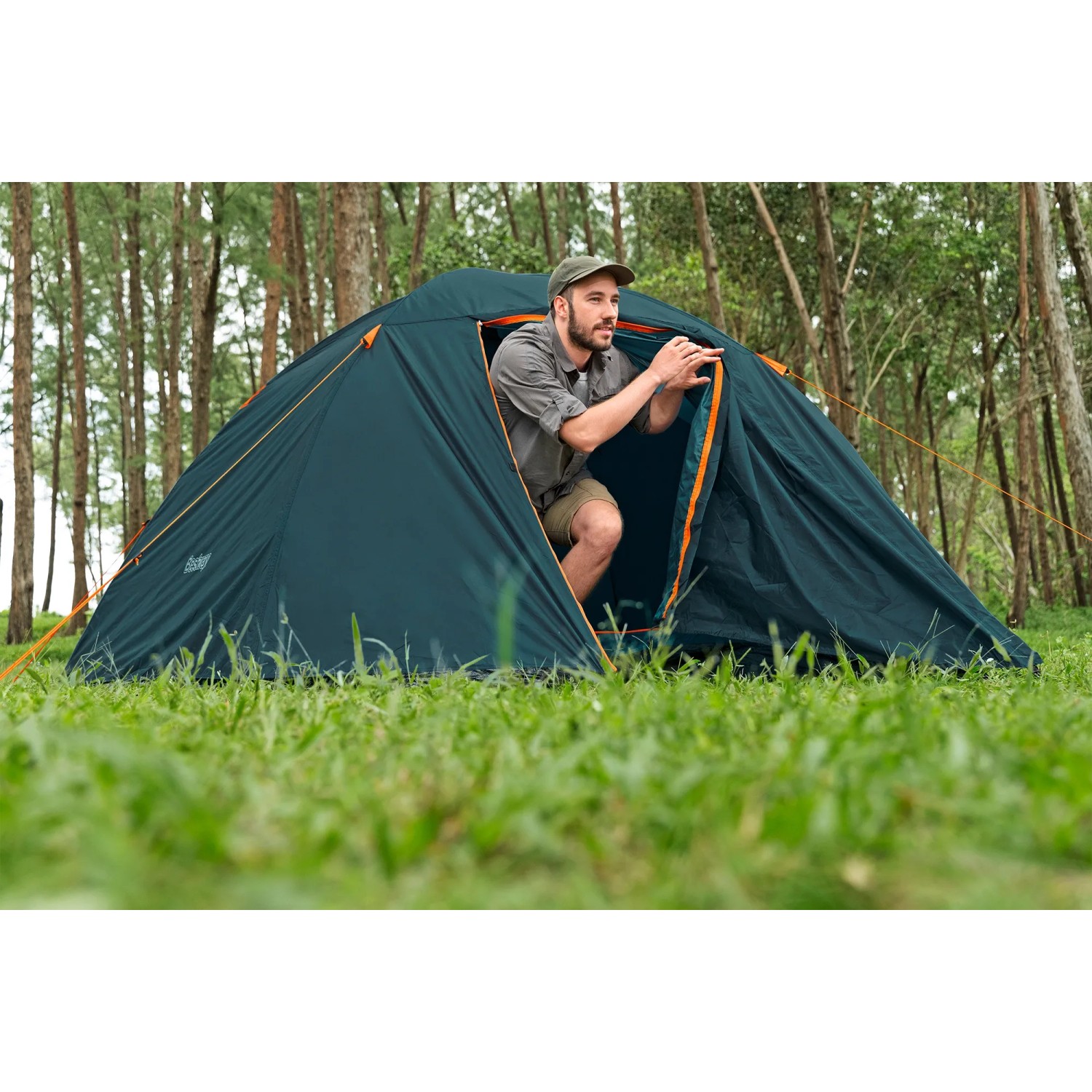 Bestway Alpine Dome Zelt für 4 Personen, dunkelgrün mit orangefarbenen Akzenten. Camping & Zubehör.