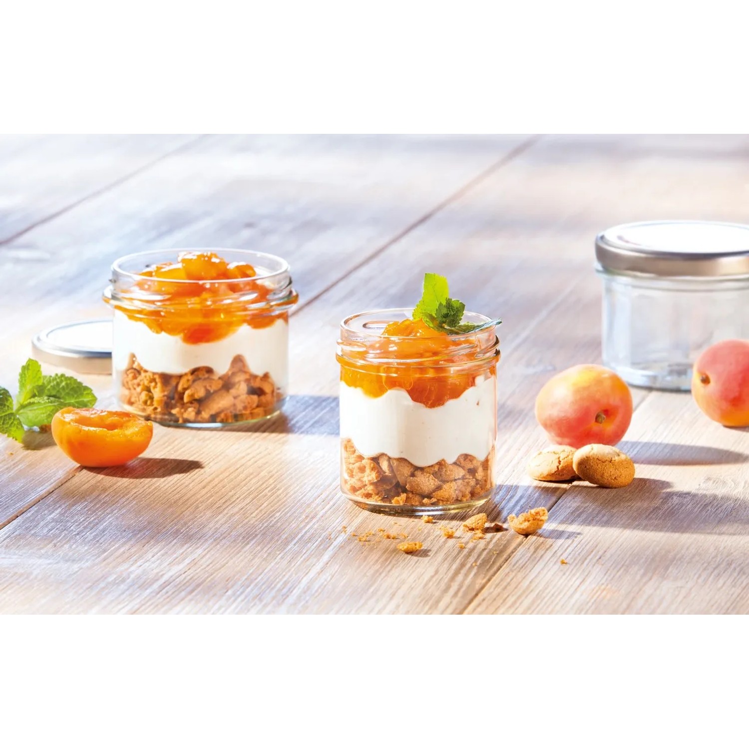 Leifheit Sturzgläser 235ml gefüllt mit Dessert, ideal zur Aufbewahrung und zum Servieren.