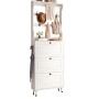 Weiße Flurgarderobe mit Schuhschrank, drei Klapptüren, Haken und Ablage. Ideal für Diele und Eingangsbereich.
