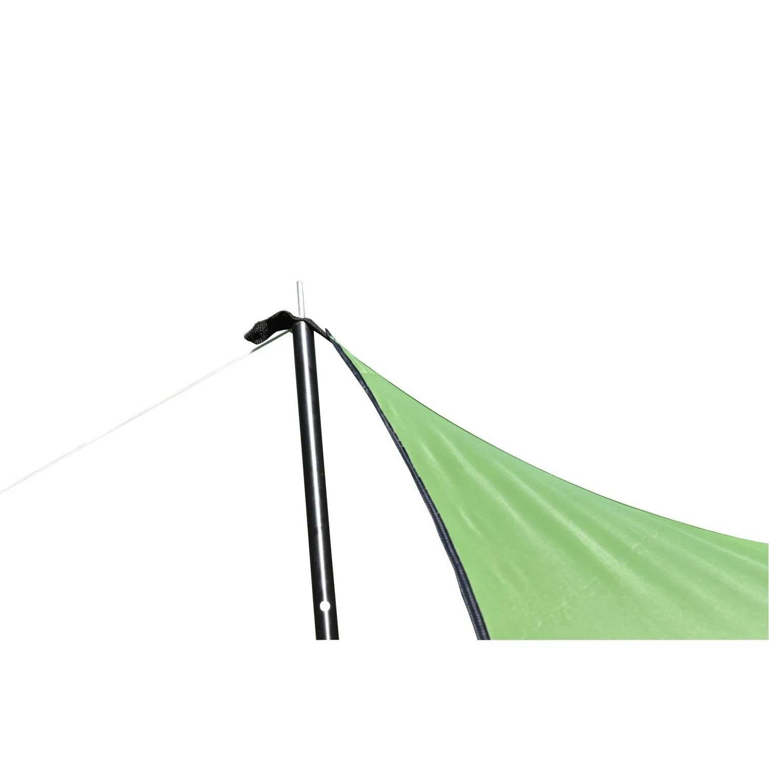 Detailaufnahme: Grüne Leco Zeltplane, Sonnensegel mit Stahlgestell und Abspannseil.