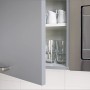 Silberner Fix-o-moll Magnetschnäpper Neodym im Küchenschrank.