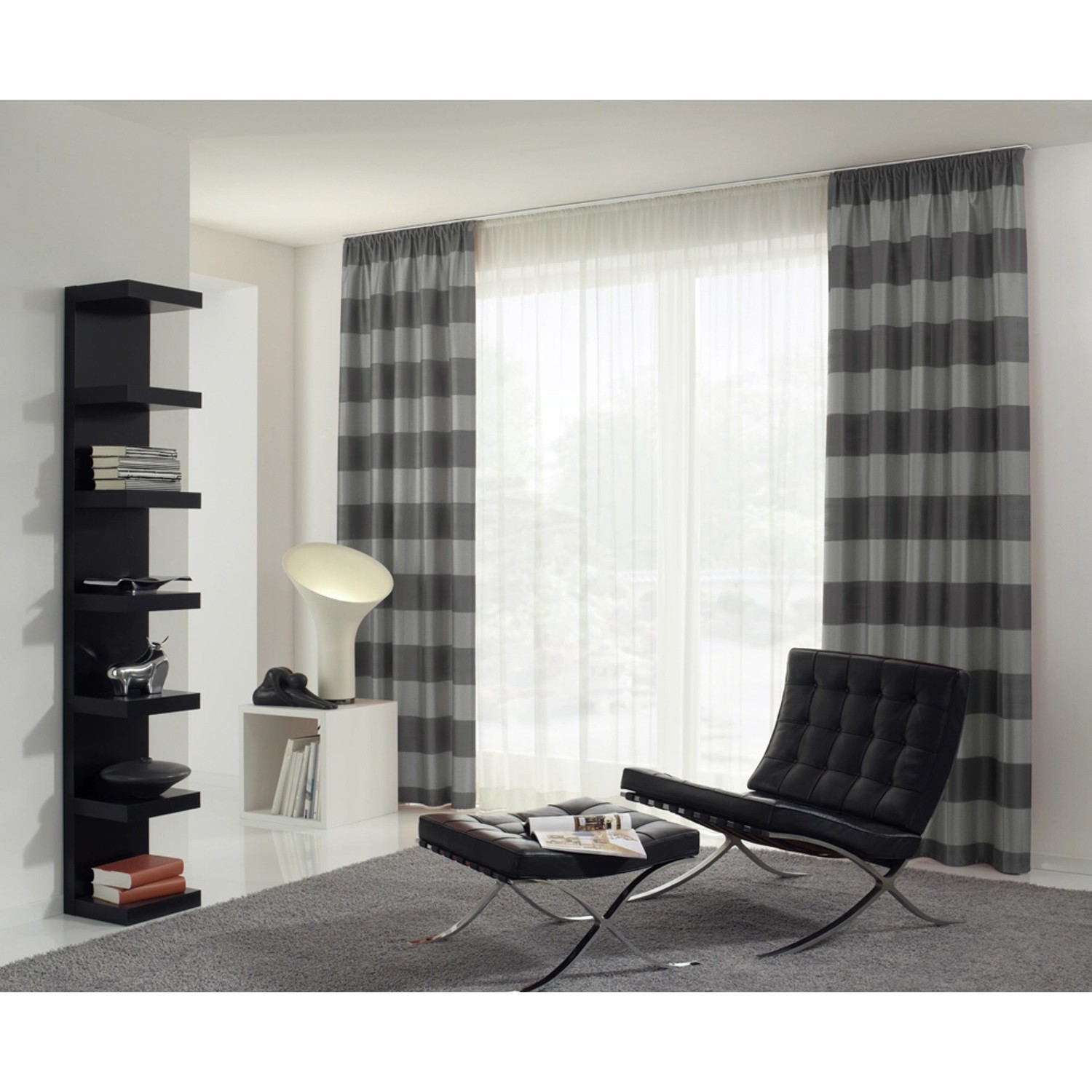 Wohnraum mit Gardinen an Gardinia Aluminium-Vorhangschiene, 2-läufig, weiß, 250 cm.