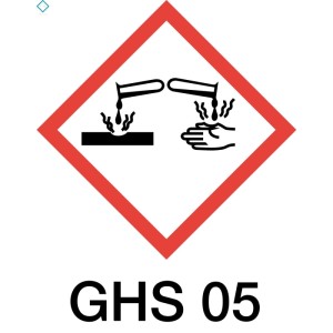 GHS05 Gefahrensymbol für Korrosion: Ätzwirkung auf Haut und Augen. Warnhinweis für Woca Holzreiniger.
