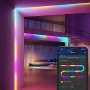 Govee RGBIC LED-Streifen im Wohnraum, gesteuert per App auf dem Smartphone.