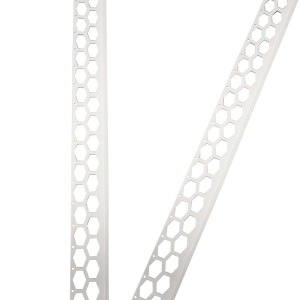 Weißes ProfileXXL Abschlussprofil aus PVC, 2,5m lang, mit geriffelter Oberfläche und sechseckigen Aussparungen.