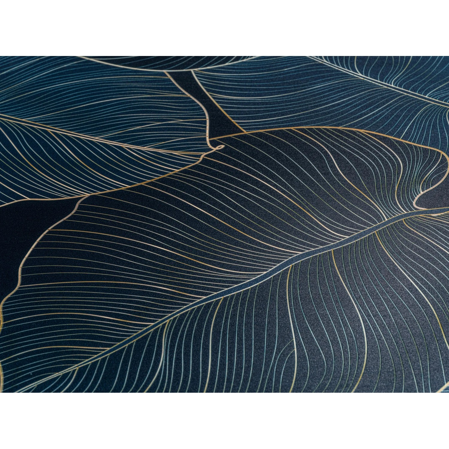 Wenko WC-Sitz Big Leaves: Dunkelblauer Duroplast mit filigranen Blattlinien in Gelb und Weiß.