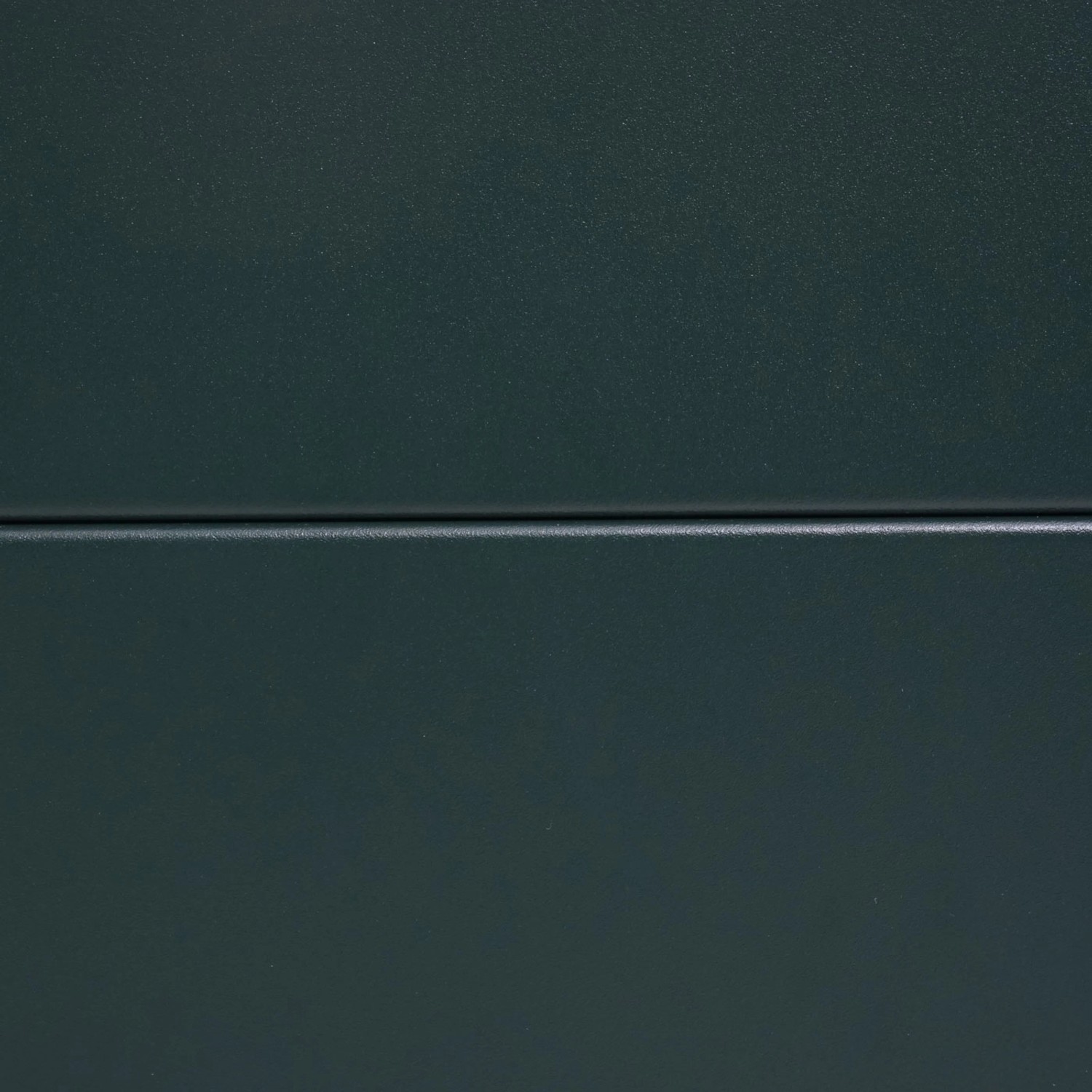 Detailaufnahme: Grüne Mähroboter Garage G60, Witterungsschutz.