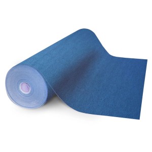 Aufgerollter, dunkelblauer KARAT Messeteppich Malta für Büro und Wohnraum.