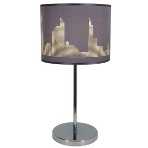 Graue Näve Tischleuchte Manhatten mit Skyline-Muster und Chromfuß. Design-Tischlampe für Wohnräume.