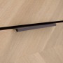 Nahaufnahme: Schildmeyer Schuhkipper Piazza mit heller Holzfront in Fischgrät-Optik und schwarzer Griffleiste.