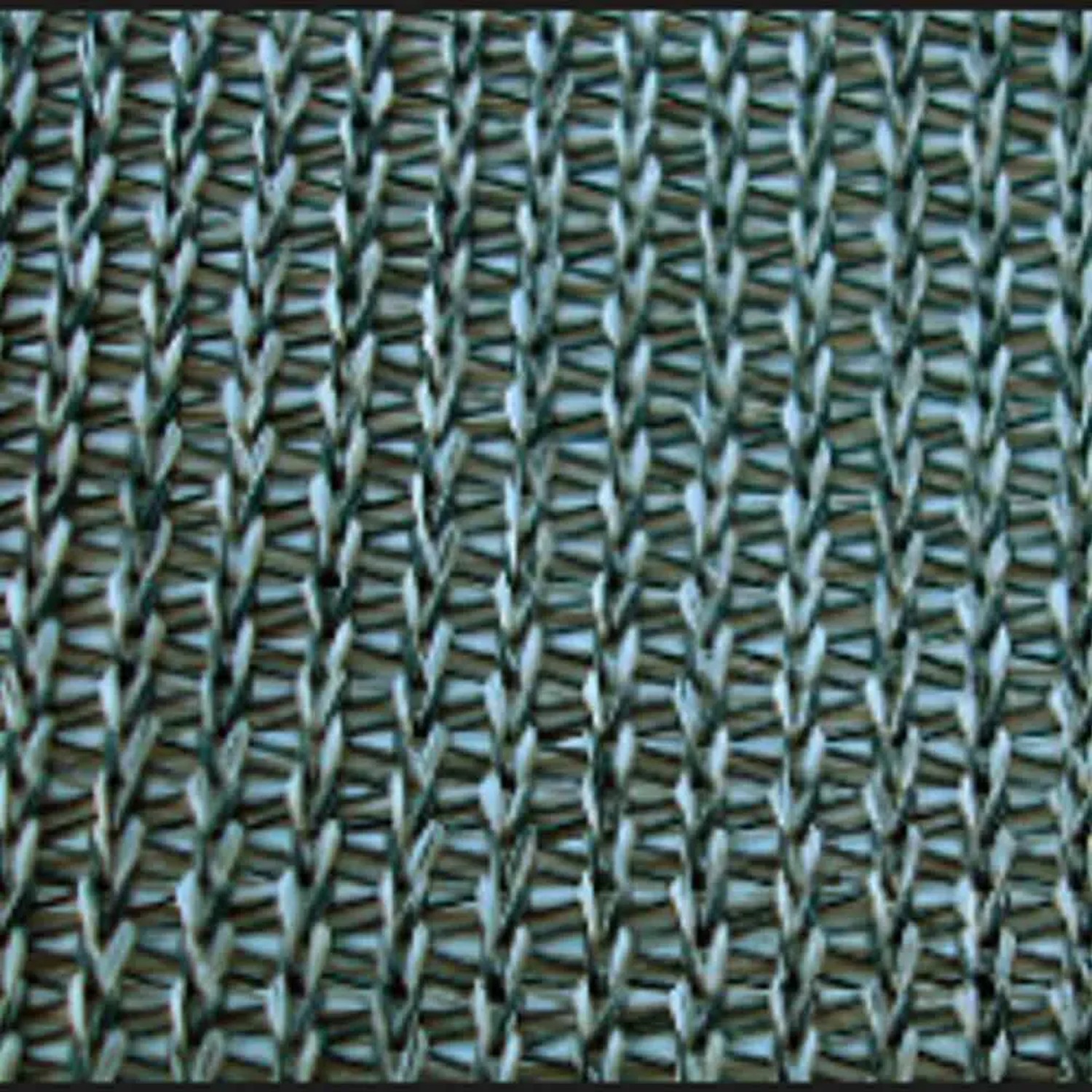 Detailaufnahme des grauen Siena Garden Sonnensegels Solino, Textur und Material sichtbar.