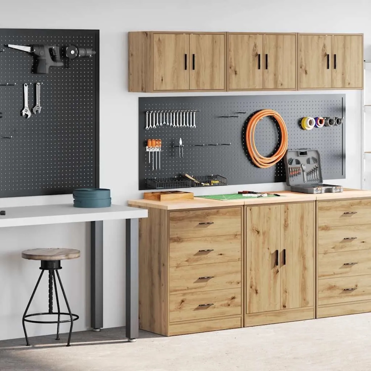 Zwei Garagenschränke Artisan-Eiche: Unterschrank mit Holzplatte, Wandschrank. Ideal für Werkstatt oder Garage.